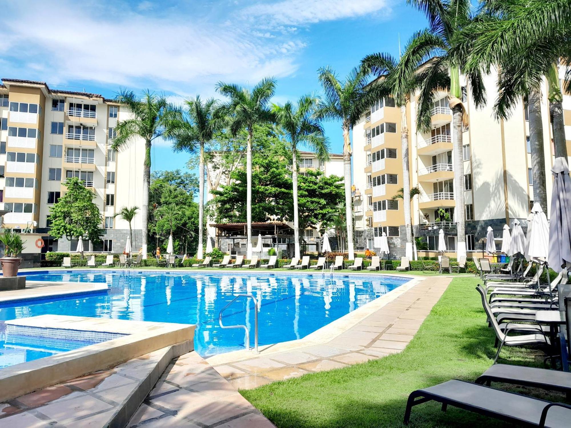 Family Condo, Pool, And Surf * Jaco