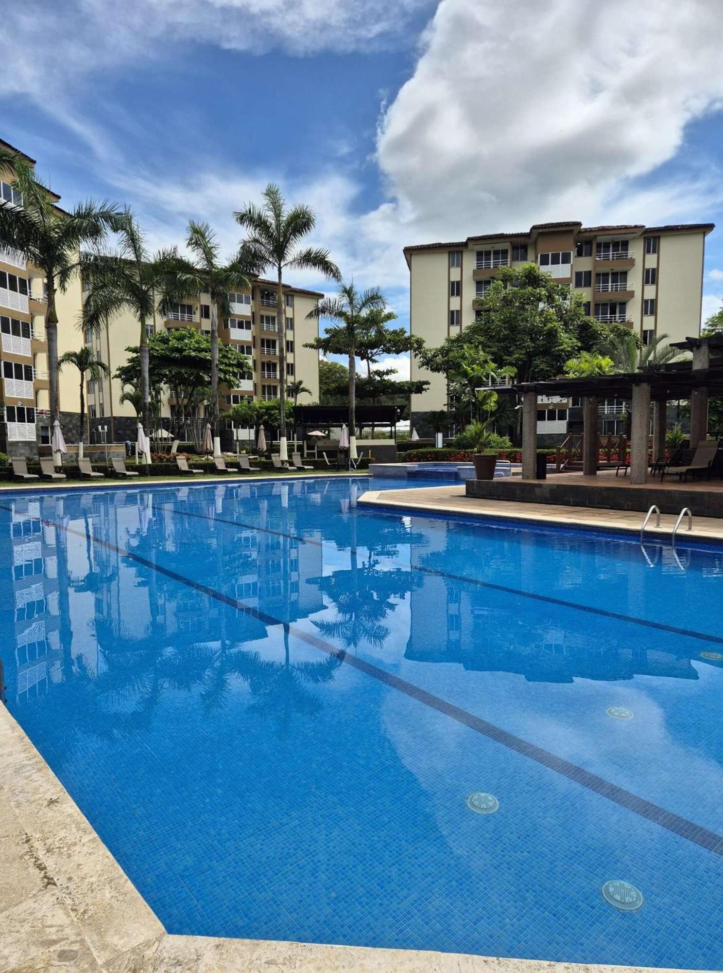 Family Condo, Pool, And Surf Apartment *