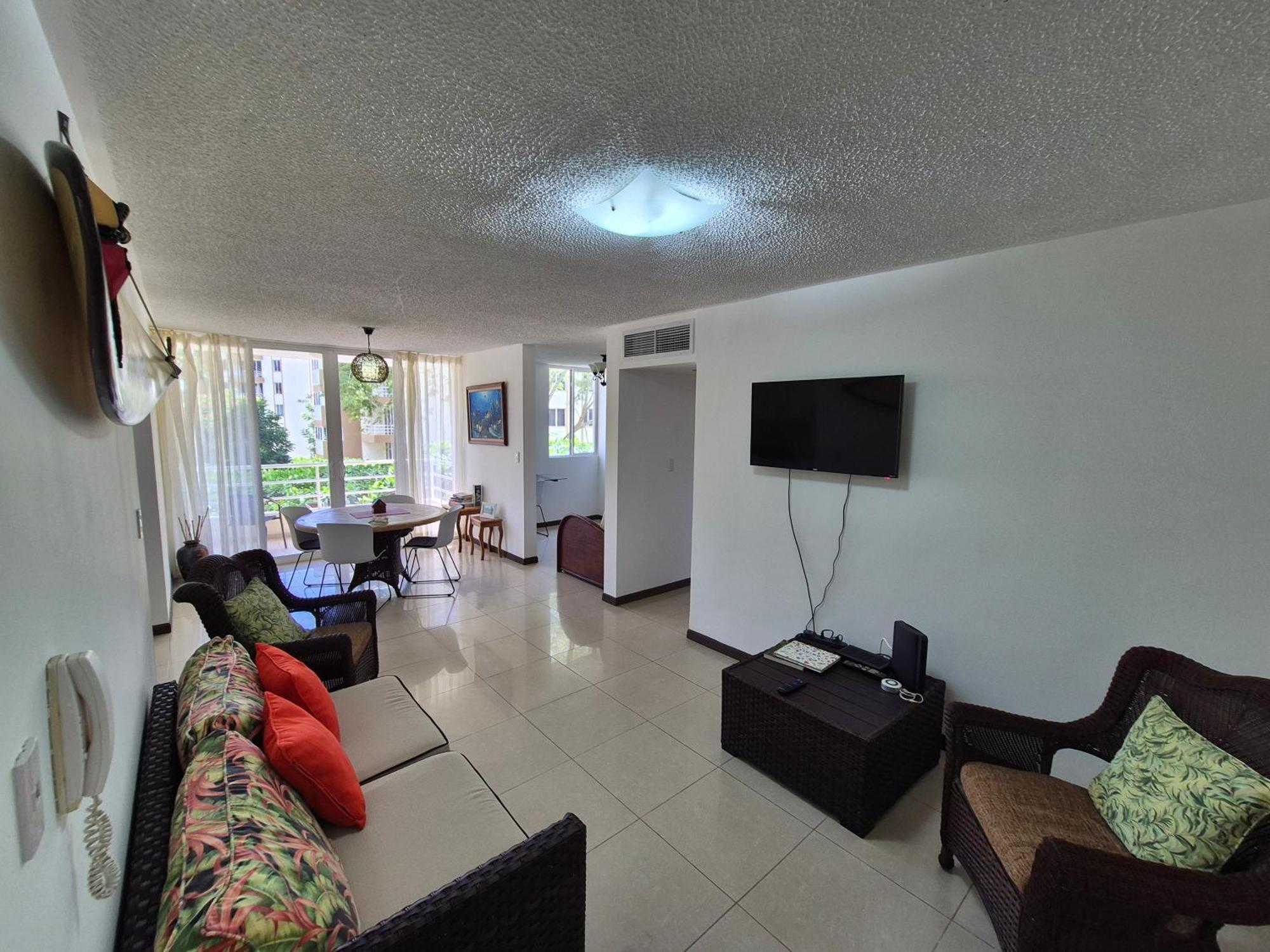 Family Condo, Pool, And Surf Apartment *