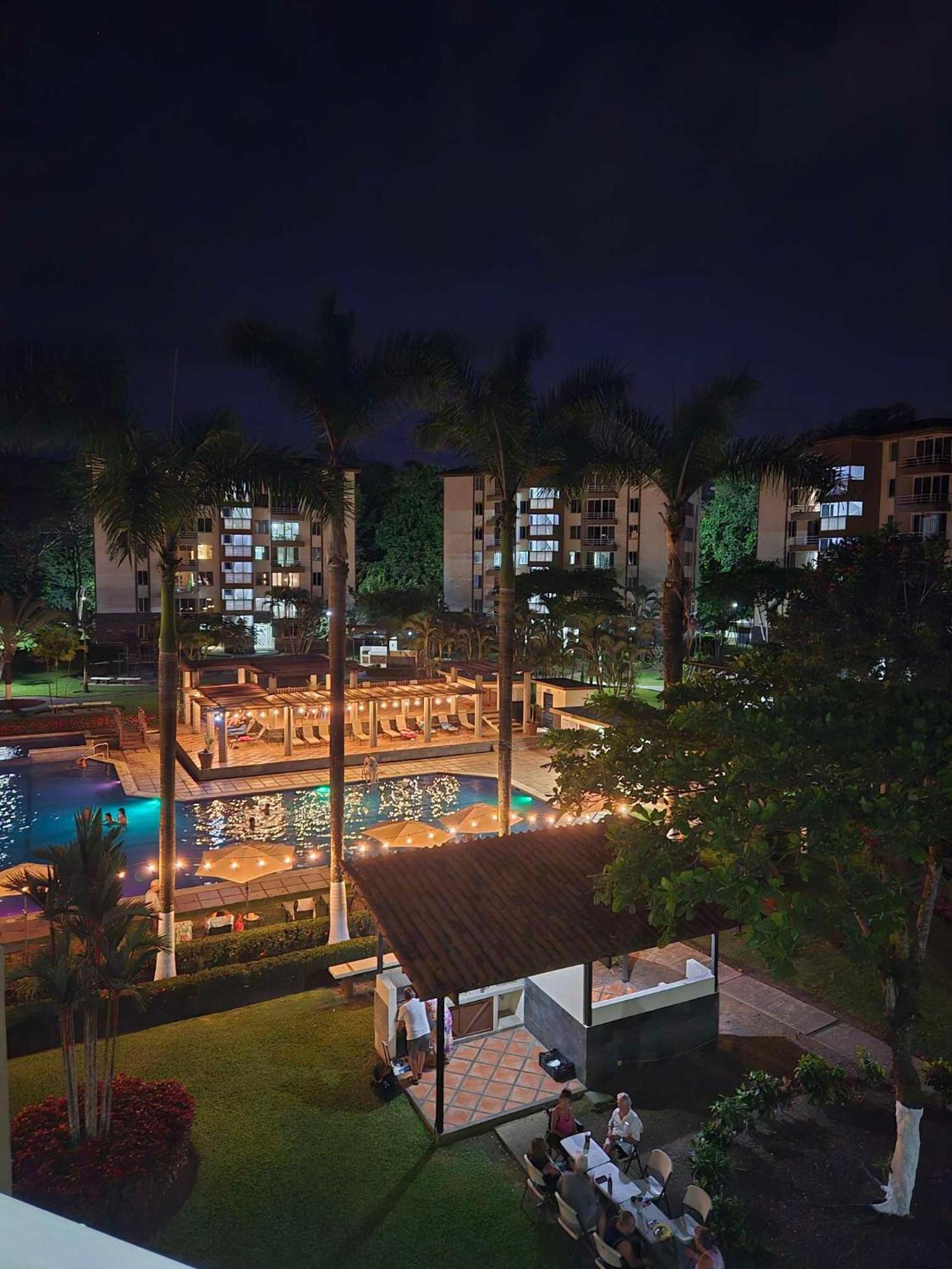 Apartment Family Condo, Pool, And Surf *